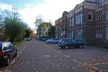 900073 Gezicht op de Wittevrouwenkade te Utrecht, met rechts het pand Wittevrouwenkade 4 (voormalige Hogere ...